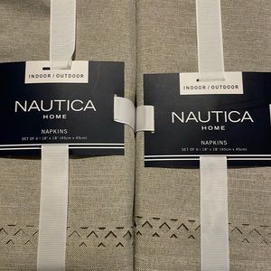 Nautica  Home indoor /outdoor napkins. package says 6, HOWEVER there is only 5